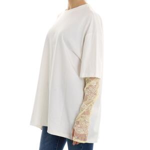 MAGLIETTA CON PIZZO BIANCO